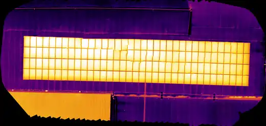 Ortomosaico termico di un impianto fotovoltaico da 62 kW su un capannone industriale in provincia di Mantova: nessuna anomalia termica